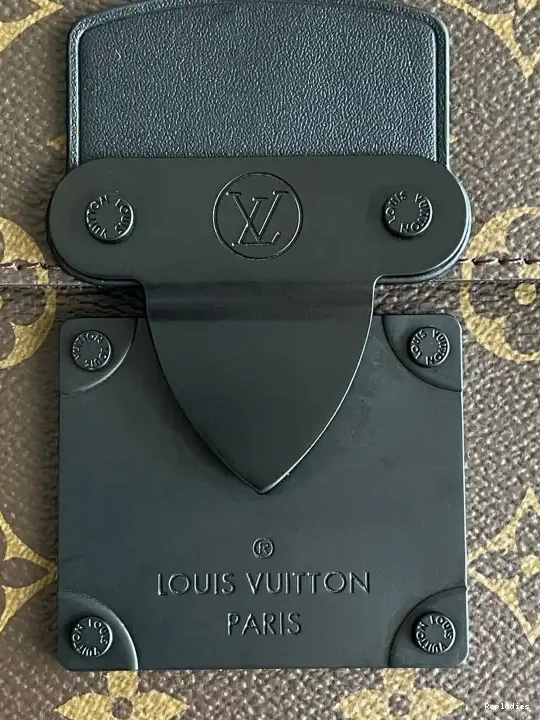 Cheap LOUIS VUITTON POUCH S LOCK A4 0513